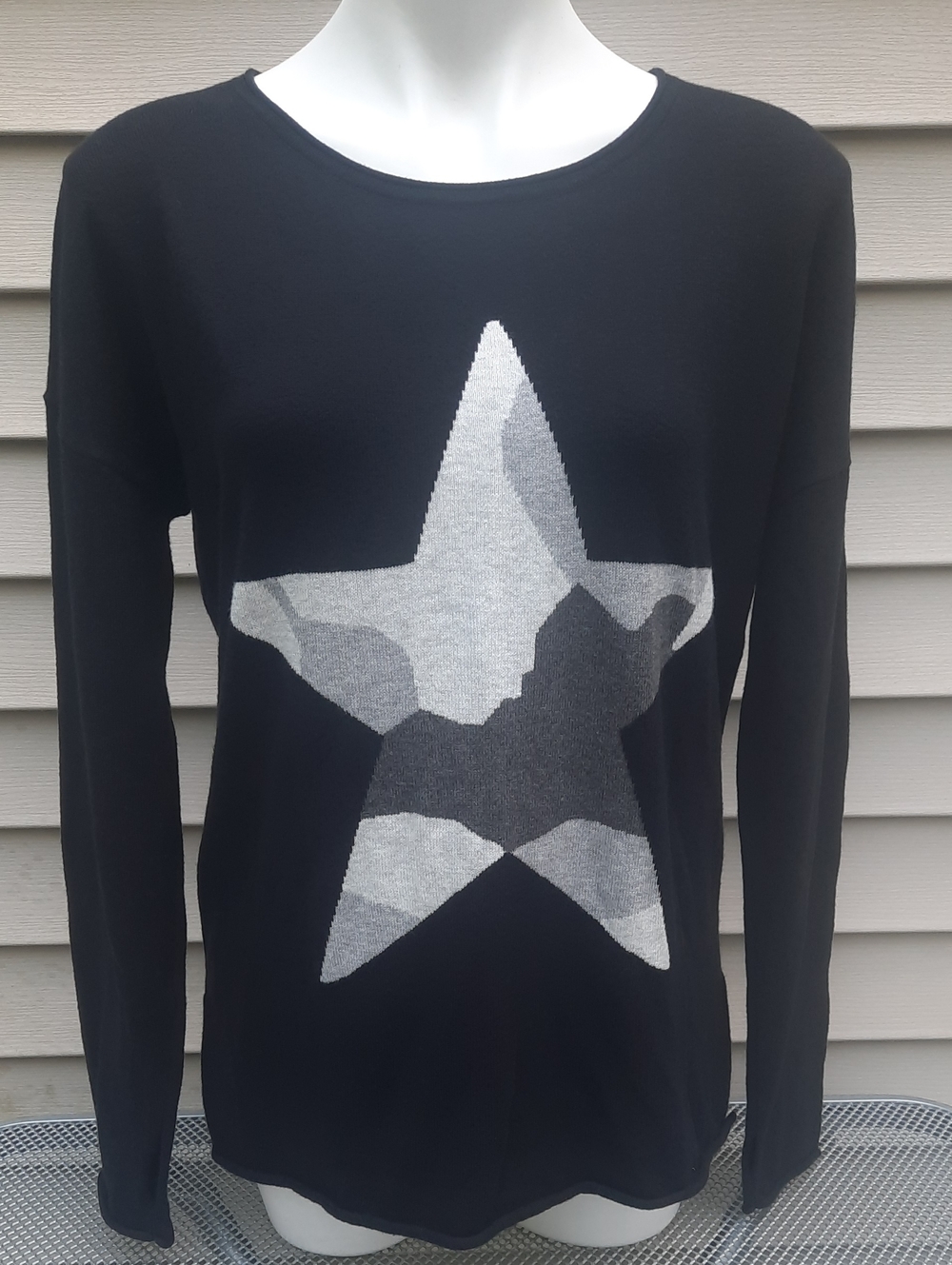 J. Society New York Camoflauge Star Black Cotton Sweater Size Large